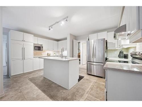 504-300 Keats Way, Waterloo, ON - Indoor Photo Showing Kitchen