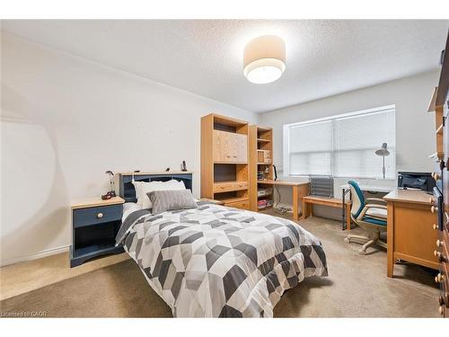 504-300 Keats Way, Waterloo, ON - Indoor Photo Showing Bedroom