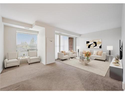 504-300 Keats Way, Waterloo, ON - Indoor Photo Showing Living Room