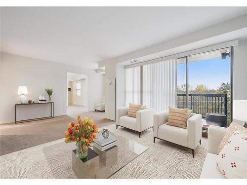 504-300 Keats Way, Waterloo, ON - Indoor Photo Showing Living Room