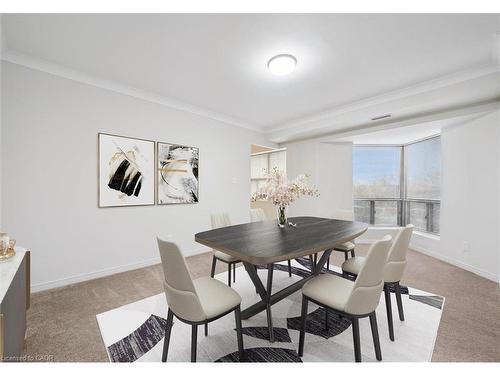 504-300 Keats Way, Waterloo, ON - Indoor Photo Showing Dining Room