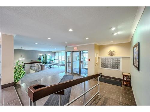 504-300 Keats Way, Waterloo, ON - Indoor Photo Showing Other Room