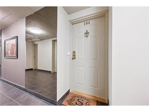 504-300 Keats Way, Waterloo, ON - Indoor Photo Showing Other Room