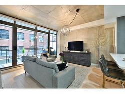 LW08-90 Broadview Avenue  Toronto, ON M4M 0A7