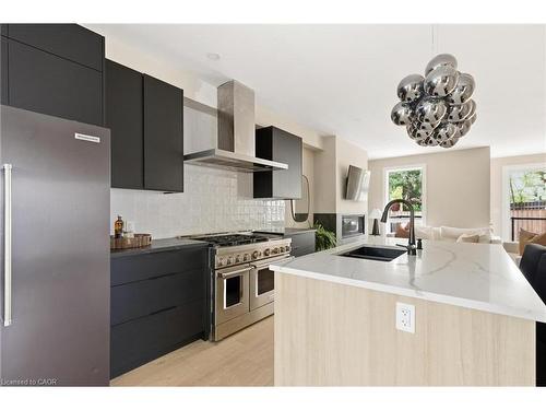 95 William Street W, Waterloo, ON - Indoor Photo Showing Kitchen With Double Sink With Upgraded Kitchen
