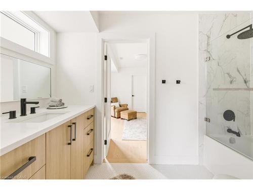 95 William Street W, Waterloo, ON - Indoor Photo Showing Bathroom