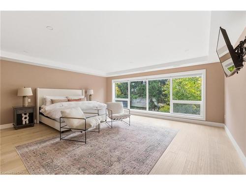 95 William Street W, Waterloo, ON - Indoor Photo Showing Bedroom