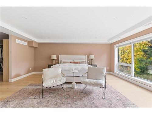 95 William Street W, Waterloo, ON - Indoor Photo Showing Bedroom