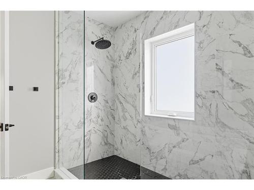 95 William Street W, Waterloo, ON - Indoor Photo Showing Bathroom