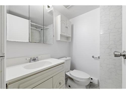 103-10 Ajax Street, Guelph, ON - Indoor Photo Showing Bathroom