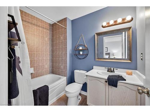616 Iris Court, Burlington, ON - Indoor Photo Showing Bathroom