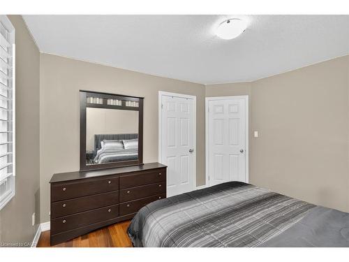 6-6 Atessa Drive, Hamilton, ON - Indoor Photo Showing Bedroom