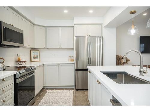 503 Cavanagh Lane, Milton, ON - Indoor Photo Showing Kitchen With Upgraded Kitchen