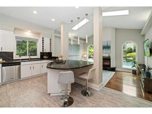 381 Queen Street S, Hamilton, ON - Indoor Photo Showing Other Room