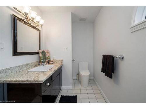 381 Queen Street S, Hamilton, ON - Indoor Photo Showing Bathroom