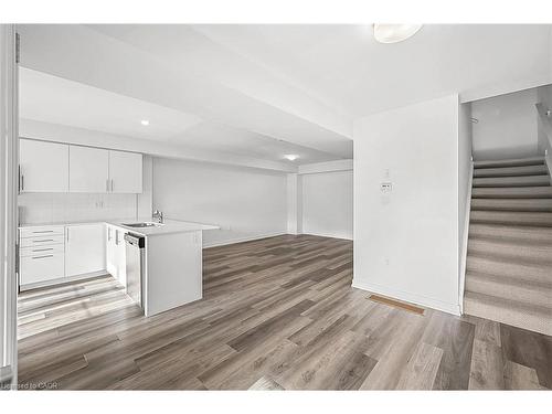 12-205 West Oak Trail, Kitchener, ON - Indoor Photo Showing Other Room