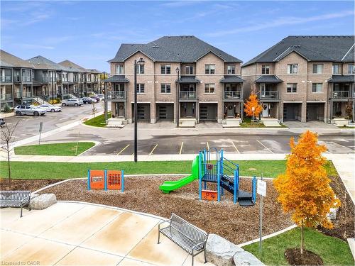 12-205 West Oak Trail, Kitchener, ON - Outdoor