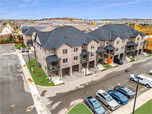 12-205 West Oak Trail, Kitchener, ON - Outdoor