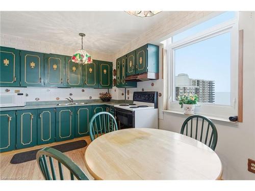 1503-301 Frances Avenue, Stoney Creek, ON - Indoor Photo Showing Dining Room
