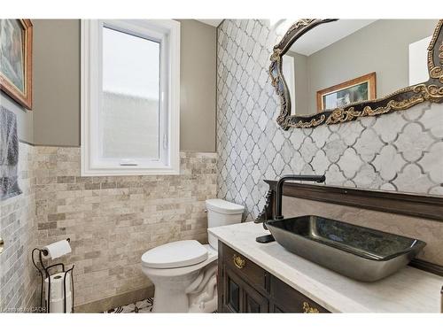 69 Hunter Way, Brantford, ON - Indoor Photo Showing Bathroom