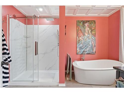 69 Hunter Way, Brantford, ON - Indoor Photo Showing Bathroom