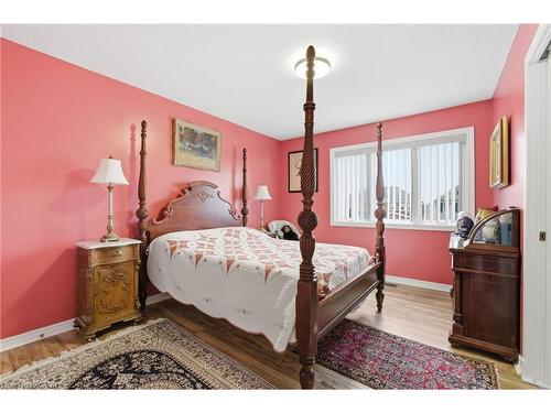69 Hunter Way, Brantford, ON - Indoor Photo Showing Bedroom