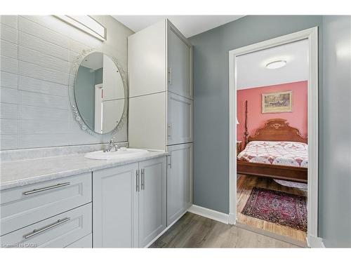 69 Hunter Way, Brantford, ON - Indoor Photo Showing Bathroom