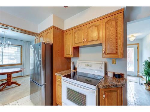 930 Upper Ottawa Street, Hamilton, ON - Indoor Photo Showing Kitchen