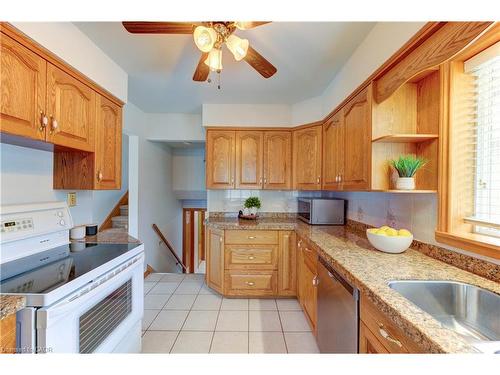930 Upper Ottawa Street, Hamilton, ON - Indoor Photo Showing Kitchen