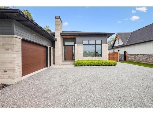 1613 G Lookout Street, Fonthill, ON - Outdoor