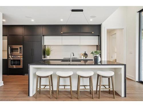 1613 G Lookout Street, Fonthill, ON - Indoor Photo Showing Kitchen With Upgraded Kitchen