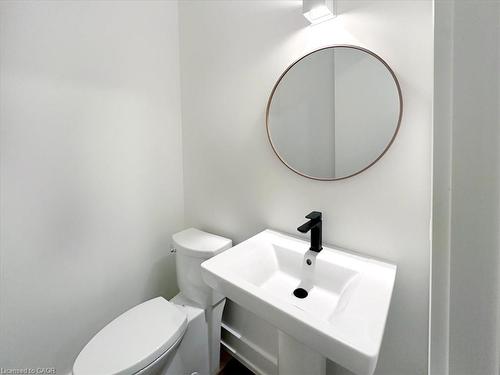 1613 G Lookout Street, Fonthill, ON - Indoor Photo Showing Bathroom
