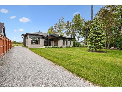 1613 G Lookout Street, Fonthill, ON - Outdoor