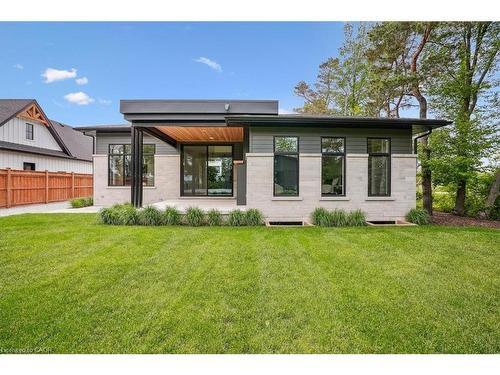 1613 G Lookout Street, Fonthill, ON - Outdoor