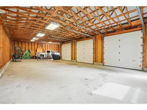 1613 G Lookout Street, Fonthill, ON - Indoor Photo Showing Garage