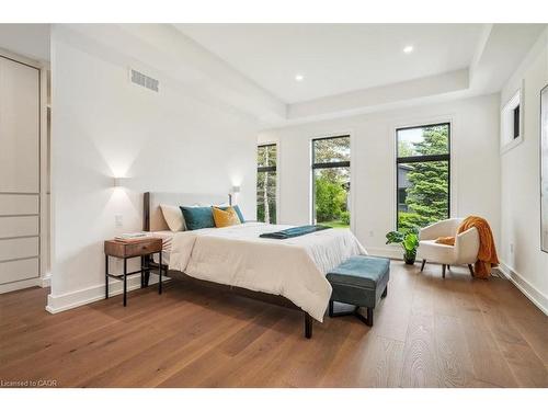 1613 G Lookout Street, Fonthill, ON - Indoor Photo Showing Bedroom
