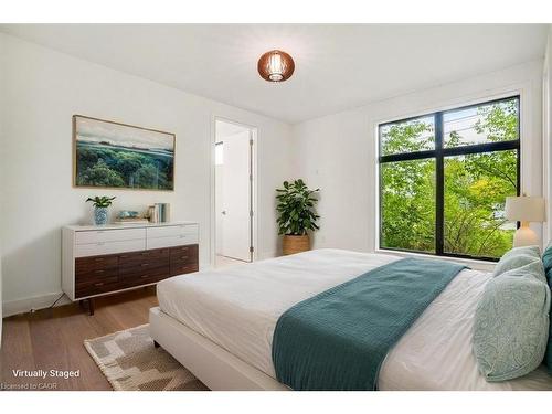 1613 G Lookout Street, Fonthill, ON - Indoor Photo Showing Bedroom