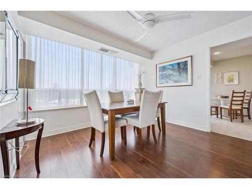 702-6 Willow Street, Waterloo, ON - Indoor Photo Showing Dining Room