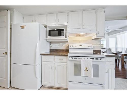 702-6 Willow Street, Waterloo, ON - Indoor Photo Showing Kitchen