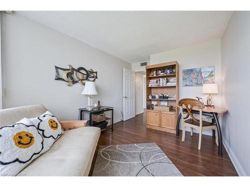 702-6 Willow Street, Waterloo, ON - Indoor