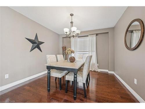7 Hearthbridge Street, Kitchener, ON - Indoor Photo Showing Dining Room