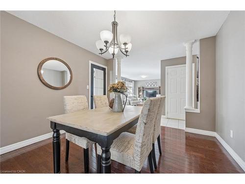7 Hearthbridge Street, Kitchener, ON - Indoor Photo Showing Dining Room