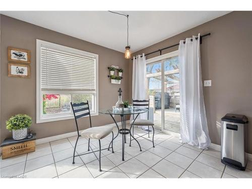 7 Hearthbridge Street, Kitchener, ON - Indoor Photo Showing Dining Room