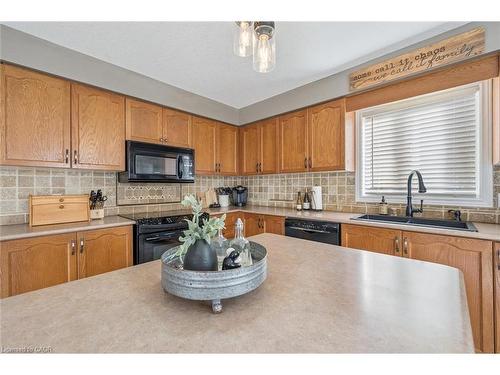 7 Hearthbridge Street, Kitchener, ON - Indoor Photo Showing Kitchen With Double Sink