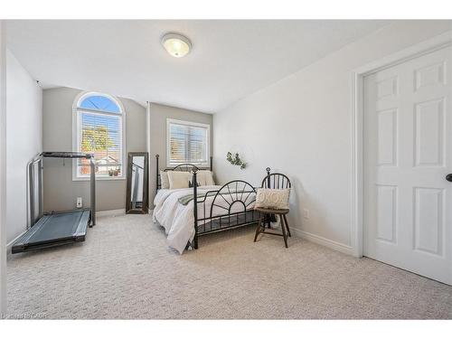 7 Hearthbridge Street, Kitchener, ON - Indoor Photo Showing Bedroom