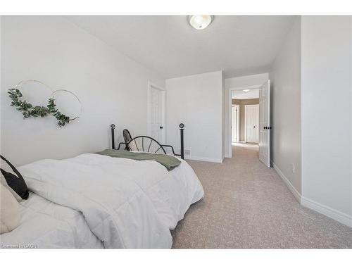 7 Hearthbridge Street, Kitchener, ON - Indoor Photo Showing Bedroom