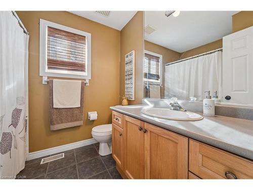 7 Hearthbridge Street, Kitchener, ON - Indoor Photo Showing Bathroom