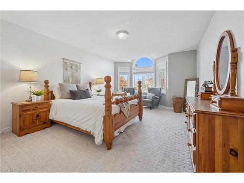 7 Hearthbridge Street, Kitchener, ON - Indoor Photo Showing Bedroom