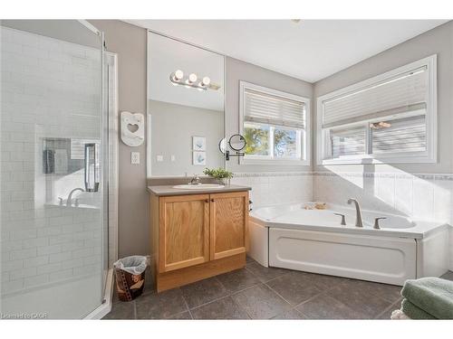 7 Hearthbridge Street, Kitchener, ON - Indoor Photo Showing Bathroom