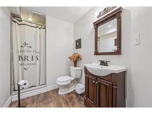 7 Hearthbridge Street, Kitchener, ON - Indoor Photo Showing Bathroom